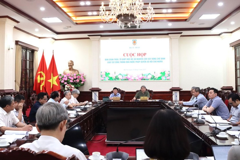 Họp Ban soạn thảo, Tổ giúp việc Đề án Luật sư công